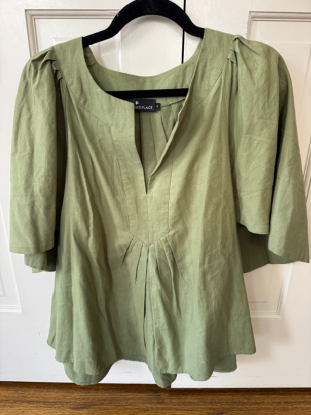 Tuckernuck Pomander Place top size medium